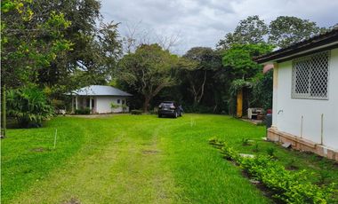 SE RENTA CABAÑA AMUEBLADA CON TERRENO - LAS UVAS, SAN CARLOS