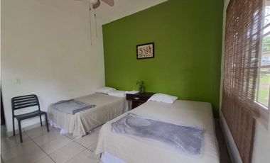 SE RENTA CABAÑA AMUEBLADA CON TERRENO - LAS UVAS, SAN CARLOS