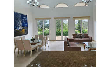 EN ALQUILER EXCLUSIVA VILLA AMUEBLADA EN TUCAN COUNTRY CLUB
