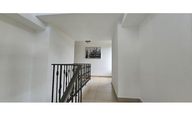 EN ALQUILER EXCLUSIVA VILLA AMUEBLADA EN TUCAN COUNTRY CLUB