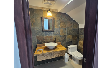EN ALQUILER EXCLUSIVA VILLA AMUEBLADA EN TUCAN COUNTRY CLUB