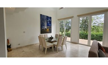 EN ALQUILER EXCLUSIVA VILLA AMUEBLADA EN TUCAN COUNTRY CLUB