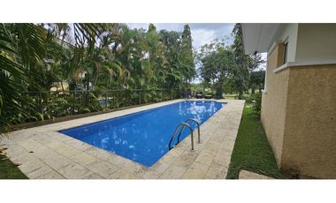 EN ALQUILER EXCLUSIVA VILLA AMUEBLADA EN TUCAN COUNTRY CLUB
