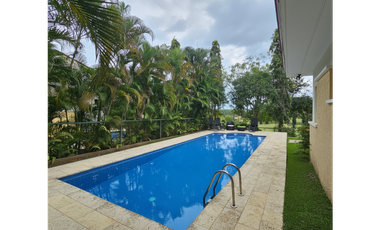 EN ALQUILER EXCLUSIVA VILLA AMUEBLADA EN TUCAN COUNTRY CLUB