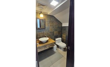 EN ALQUILER EXCLUSIVA VILLA AMUEBLADA EN TUCAN COUNTRY CLUB