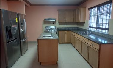 VENDO CASA -ALTOS DE PANAM-BOSQUE DE LOS CIBELES