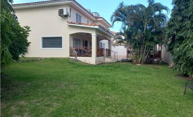 VENDO CASA -ALTOS DE PANAM-BOSQUE DE LOS CIBELES