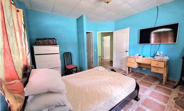 ALQUILO CASA GRANDE DE 2 PISOS EN CERRO AZUL