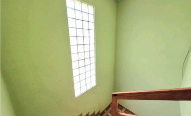 ALQUILO CASA GRANDE DE 2 PISOS EN CERRO AZUL