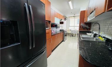 VENDO APARTAMENTO EN SAN FRANCISCO, 3 RECAMARAS, LINEA BLANCA, 164M2.