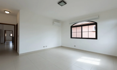 SE VENDE CASA EN RESIDENCIAL EL DORAL, Costa Sur, COD-CA