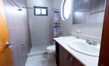 SE VENDE CASA EN RESIDENCIAL EL DORAL, Costa Sur, COD-CA