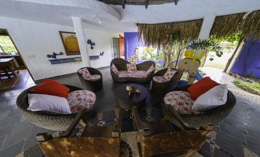 VENDO CASA EN PUNTA BARCO, SAN CARLOS, 6019M2 DE TERRENO, 7 RECAMARAS.