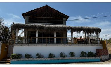 Casa en alquiler – Playa El Uverito, Las Tablas