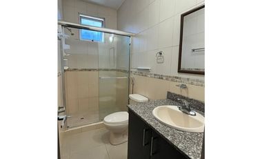 ALQUILO APARTAMENTO AMOBLADO EN OBARRIO, 3 RECAMARAS, 165M2, CALLE 50.