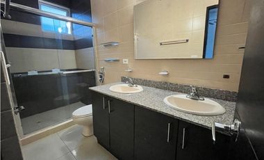 ALQUILO APARTAMENTO AMOBLADO EN OBARRIO, 3 RECAMARAS, 165M2, CALLE 50.