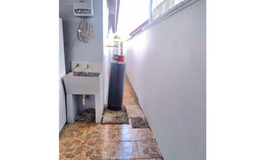 Se Vende Casa en Urbanización Brisas del Golf.