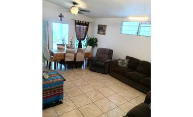 Se Vende Casa en Urbanización Brisas del Golf.