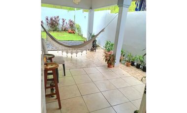 Se Vende Casa en Urbanización Brisas del Golf.