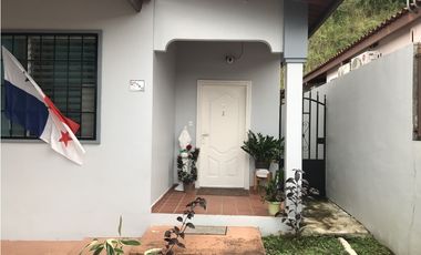 Se Vende Casa en Urbanización Brisas del Golf.