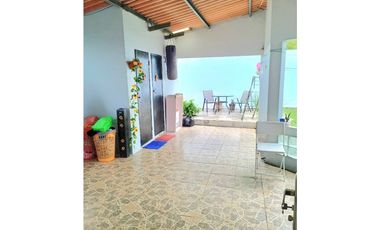 Se Vende Casa en Urbanización Brisas del Golf.