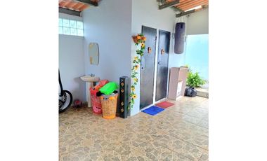 Se Vende Casa en Urbanización Brisas del Golf.