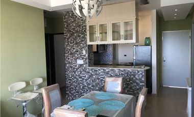 Venta de apartamento con vista al mar en PH Playa del Sol, San Carlos