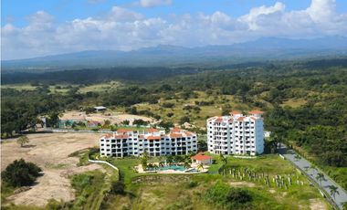 Venta de apartamento con vista al mar en PH Playa del Sol, San Carlos