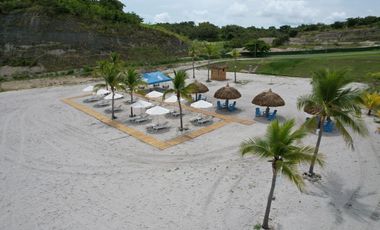 Venta de apartamento con vista al mar en PH Playa del Sol, San Carlos