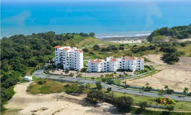 Venta de apartamento con vista al mar en PH Playa del Sol, San Carlos