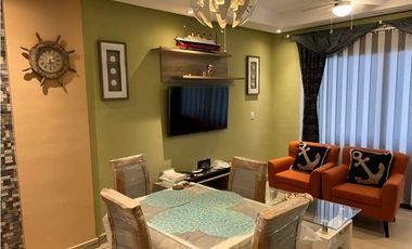 Venta de apartamento con vista al mar en PH Playa del Sol, San Carlos