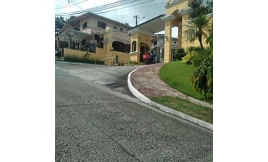 VENDO CASA EL DORADO - RES. CORONA GARDENS