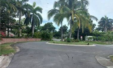 VENDO CASA EN BUENAVENTURA, 4 RECAMARAS, CON PISCINA, 650M2 DE CONST.