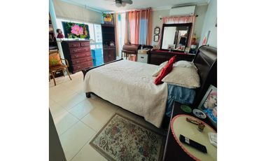 VENDO APARTAMENTO EN SAN FRANCISCO, 2 RECAMARAS, 105M2, CON BALCON.