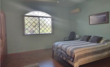 Casa ubicada en la Urbanización Club de Golf de Coronado BK