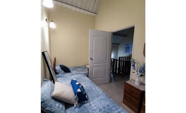 VENTA DE CASA EN ALTOS DE CERRO AZUL