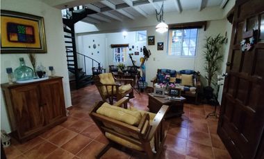 VENTA DE CASA EN ALTOS DE CERRO AZUL