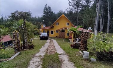VENTA DE CASA EN ALTOS DE CERRO AZUL