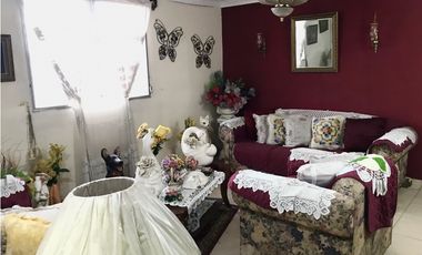 Vendo casa en Urbanización Don Bosco (PRECIO NEGOCIABLE).