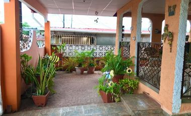 Vendo casa en Urbanización Don Bosco (PRECIO NEGOCIABLE).