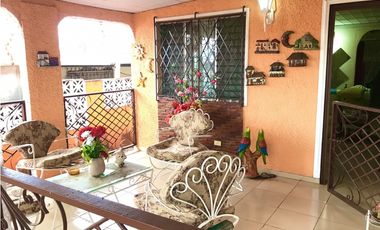 Vendo casa en Urbanización Don Bosco (PRECIO NEGOCIABLE).