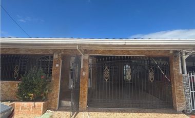 VENTA DE CASA EN SAN ANTONIO