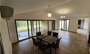 Alquiler/Venta de casa en Residencial Cubitá, Chitré