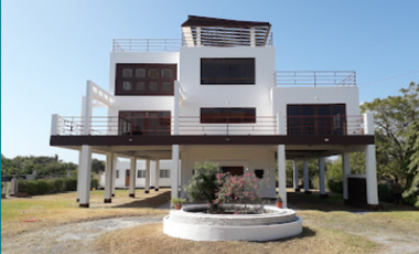 VENDO CASA DEL VIENTO EN CRUDO EN PUNTA CHAME,