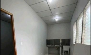 VENDO CASA CON APTO DE ALQUILER IDEAL PARA INVERSION TODOS OCUPADOS.