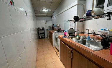 VENDO CASA CON APTO DE ALQUILER IDEAL PARA INVERSION TODOS OCUPADOS.