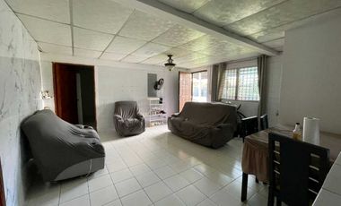 VENDO CASA CON APTO DE ALQUILER IDEAL PARA INVERSION TODOS OCUPADOS.