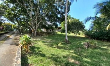 VENDO HACIENDA COLOMBIA VILLALOBO PEDREGAL USO RESIDENCIAL O COMERCIAL