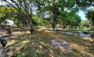 VENDO HACIENDA COLOMBIA VILLALOBO PEDREGAL USO RESIDENCIAL O COMERCIAL
