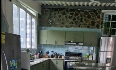 REMATE VENDO CASA DE 2 PISOS EN ALTOS DE CERRO AZUL .